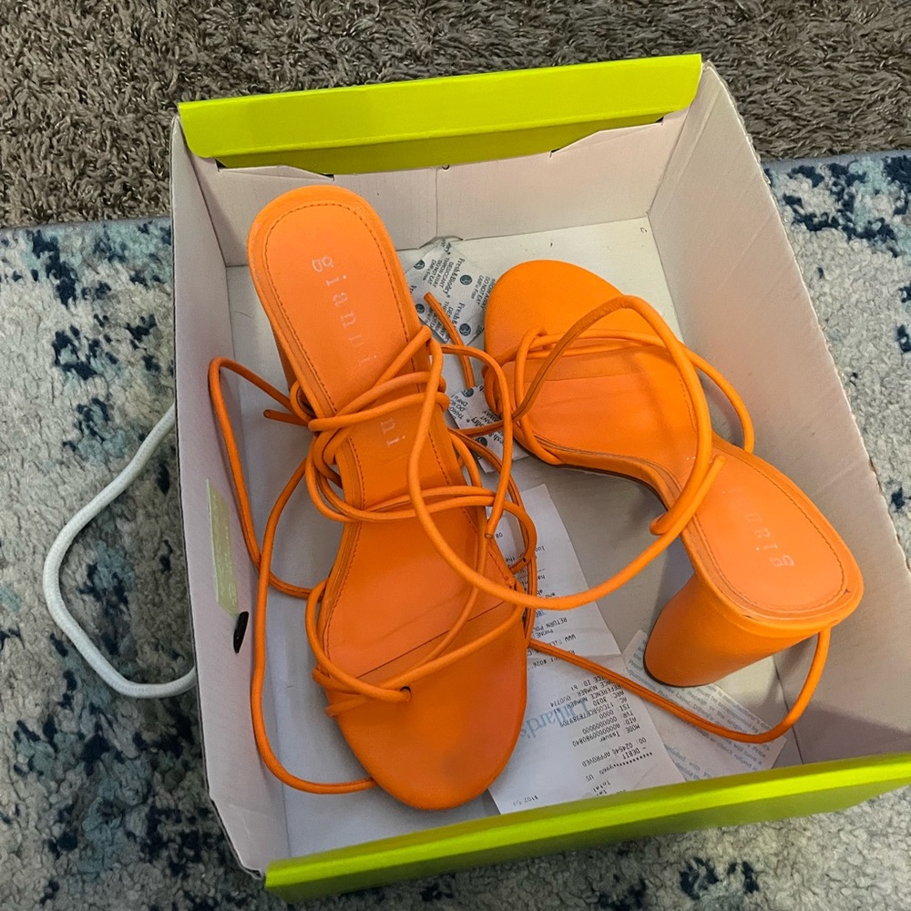 Gianni Bini laced helels